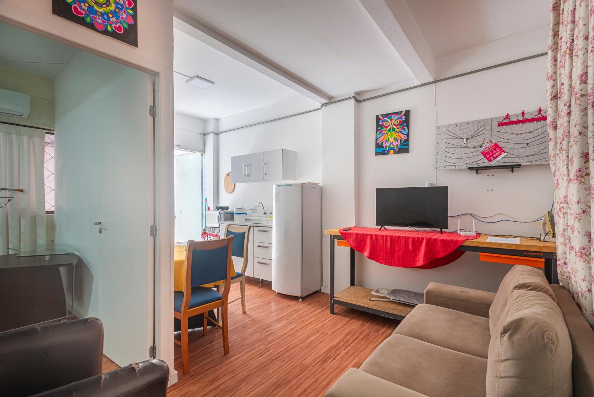 Apartamento 02 1 Quarto, Centro Bc